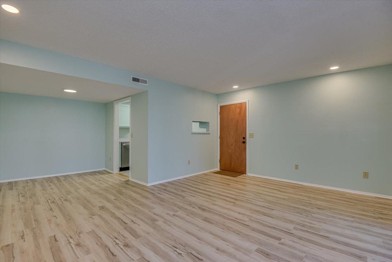 325 Laurens St Sw - Photo 5 of 24