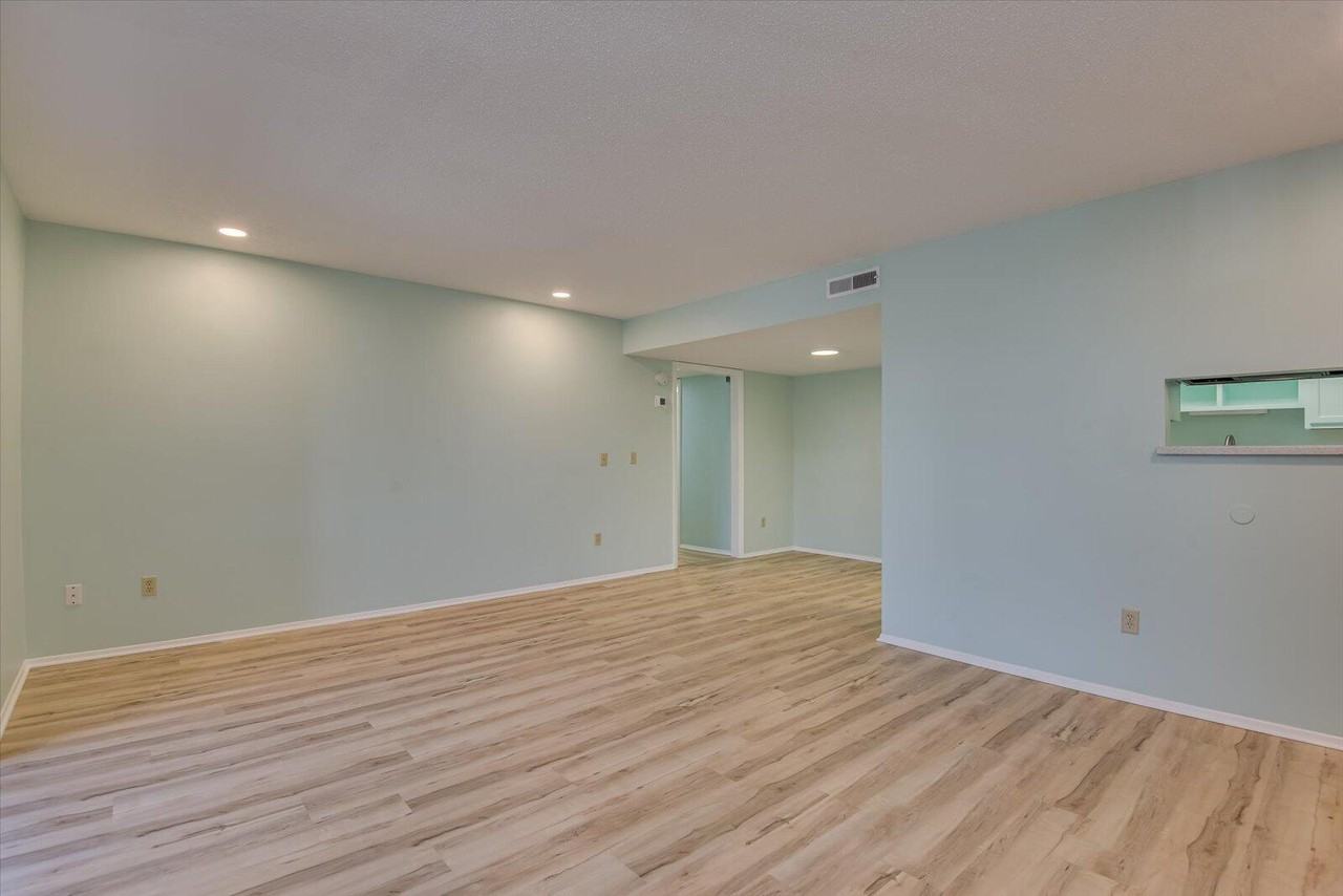 325 Laurens St Sw - Photo 6 of 24