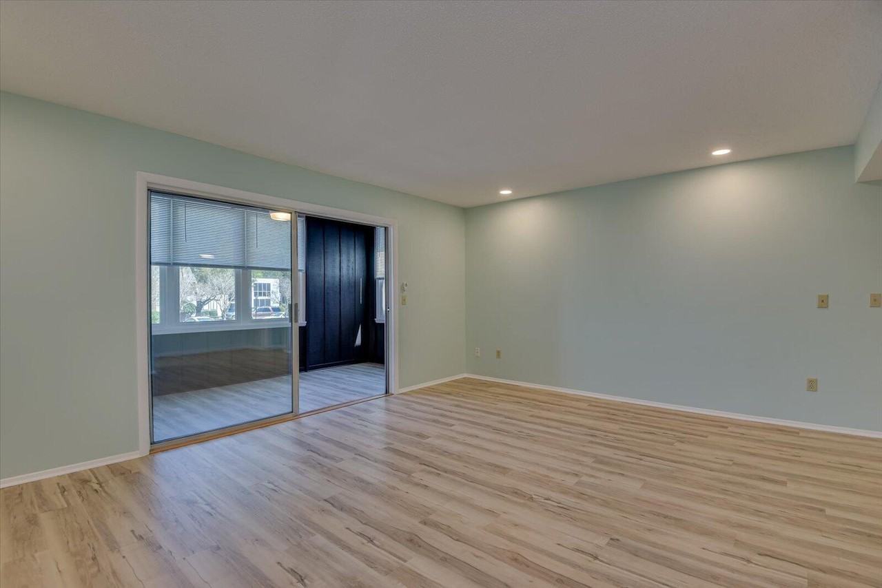 325 Laurens St Sw - Photo 7 of 24