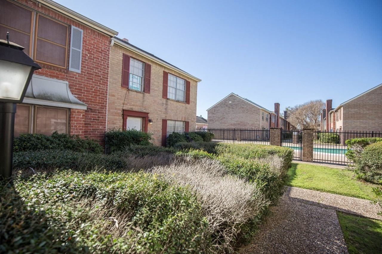 4064 Belle Park Dr - Photo 2 of 42