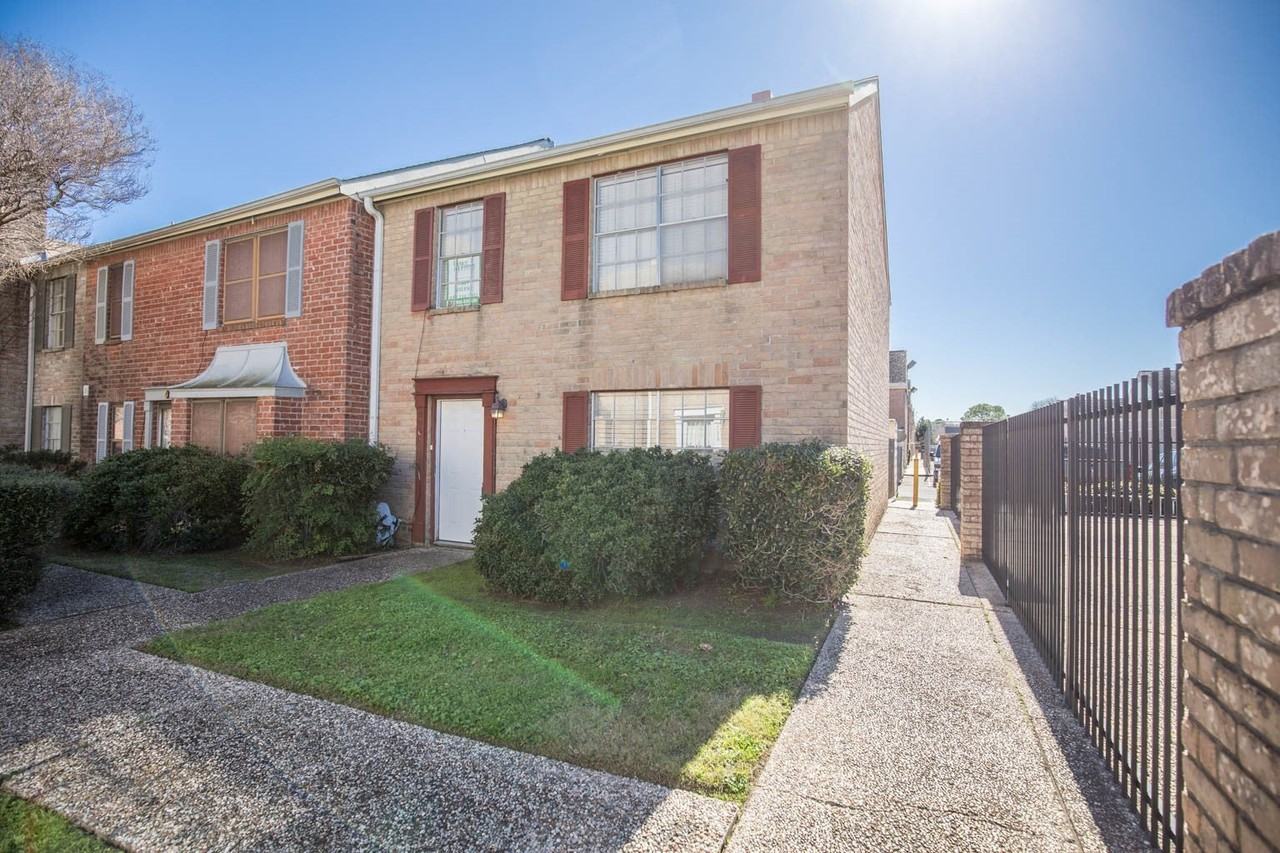 4064 Belle Park Dr - Photo 3 of 42