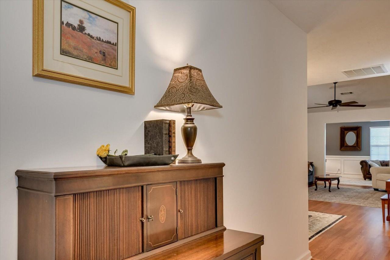 128 Kendallwood Ct - Photo 5 of 50