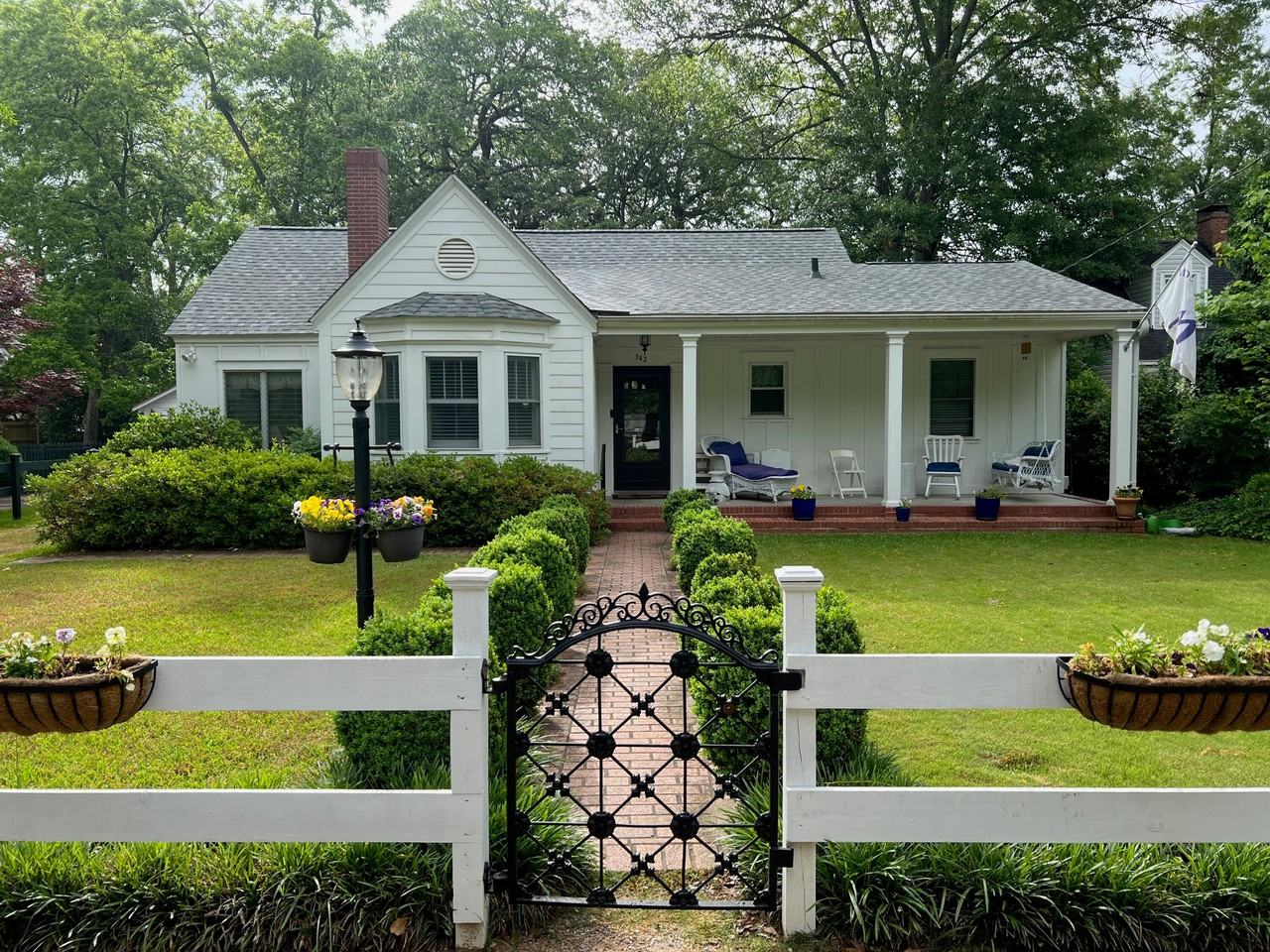 342 Marion St Se - Photo 2 of 36