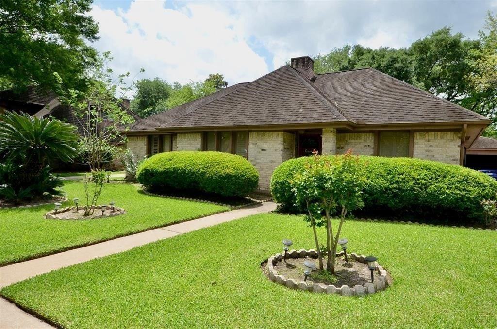 2407 Williams Grant St - Photo 3 of 40