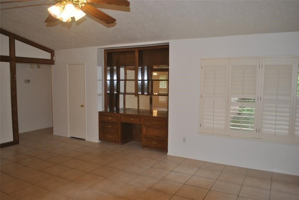 2407 Williams Grant St - Photo 5 of 40