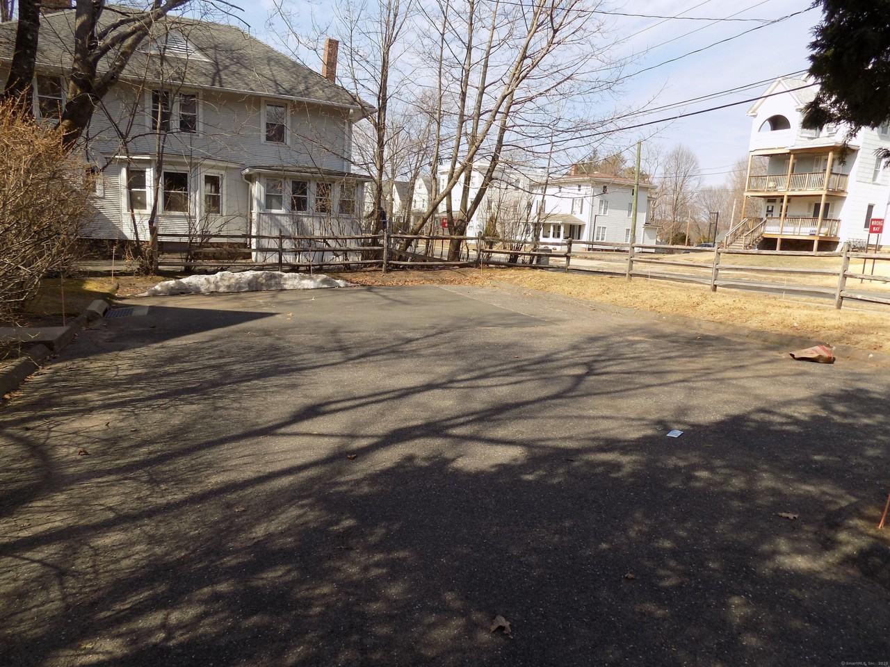 175 Goodwin St 2nd Fl - Photo 2 of 10