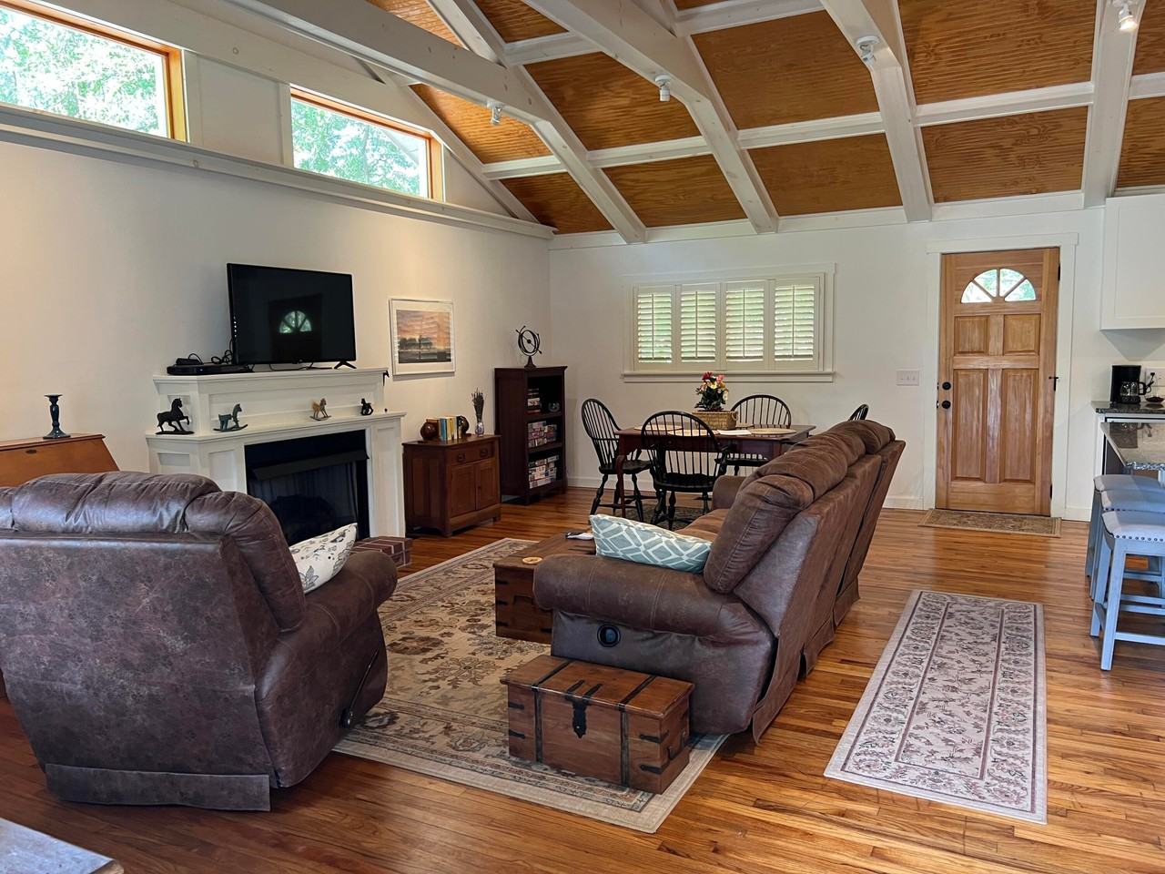 206 Sumter St Se - Photo 3 of 18