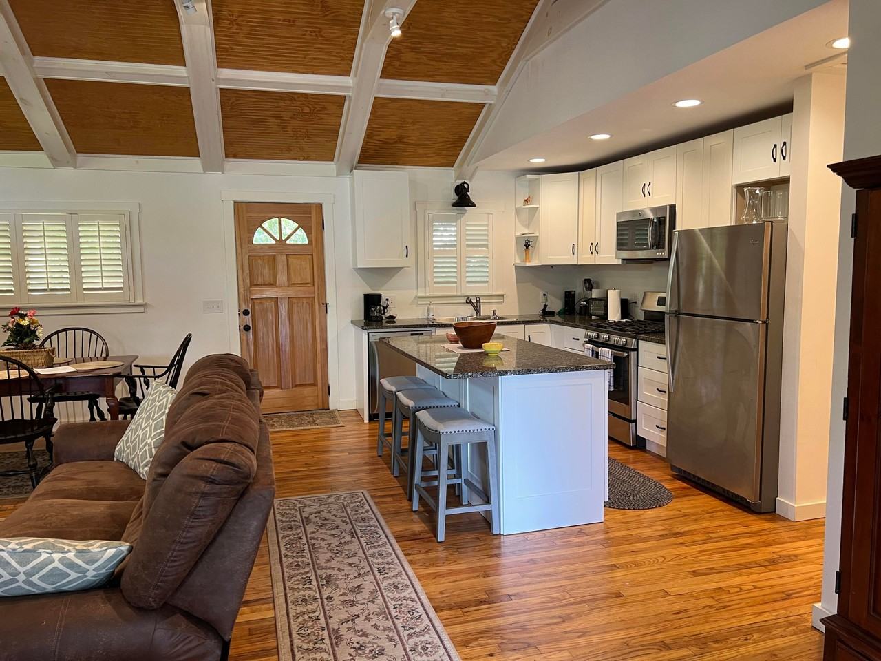 206 Sumter St Se - Photo 4 of 18