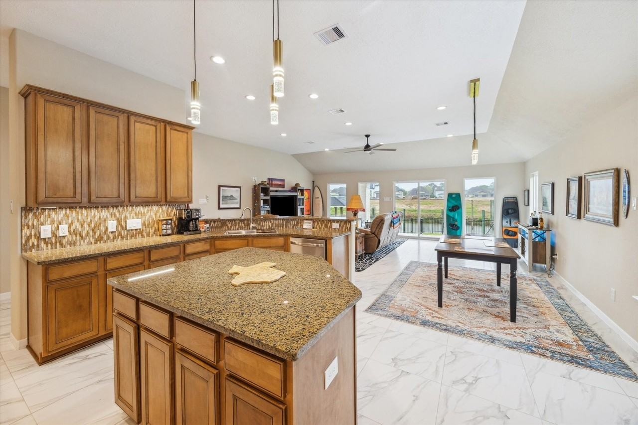 416 Twin Timbers Ln - Photo 5 of 16