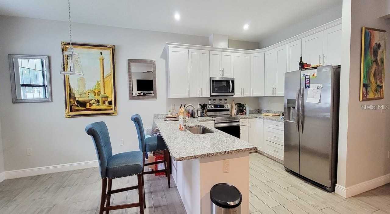 2436 Avenue D Sw - Photo 5 of 17