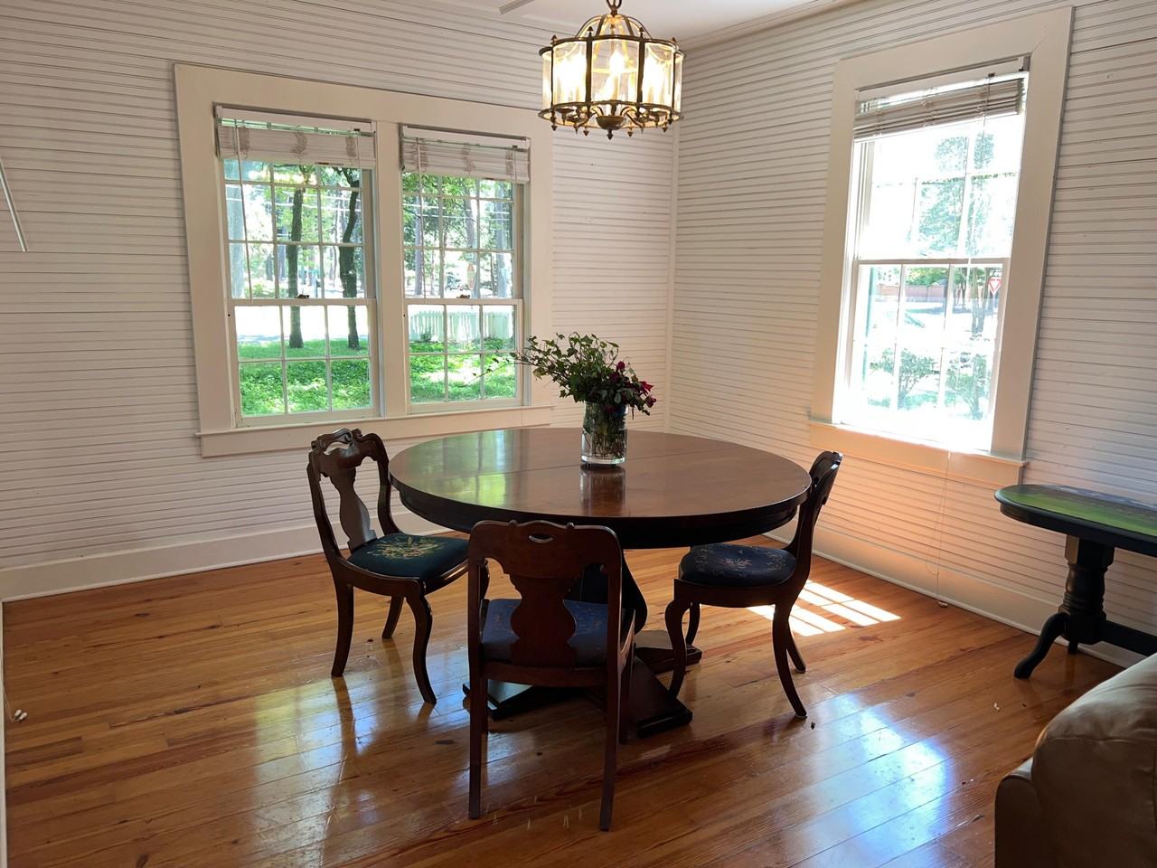 524 Colleton Ave Se - Photo 4 of 19