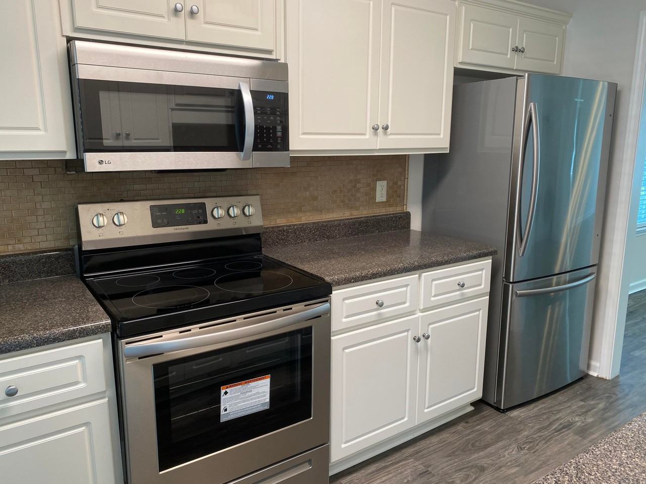 127 Photinia Dr - Photo 6 of 21