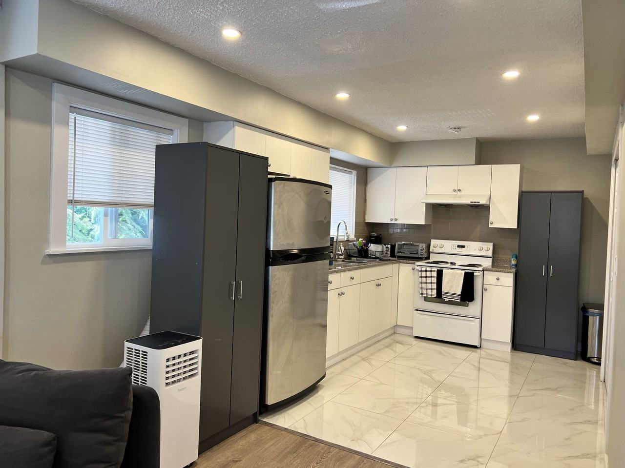 9716 156 Street - Photo 4 of 12