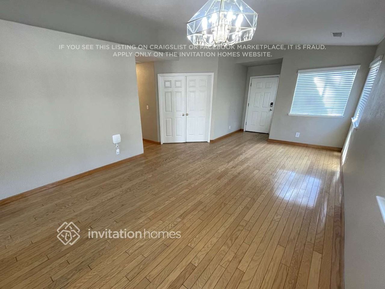 2134 Jayhawk Dr - Photo 2 of 15