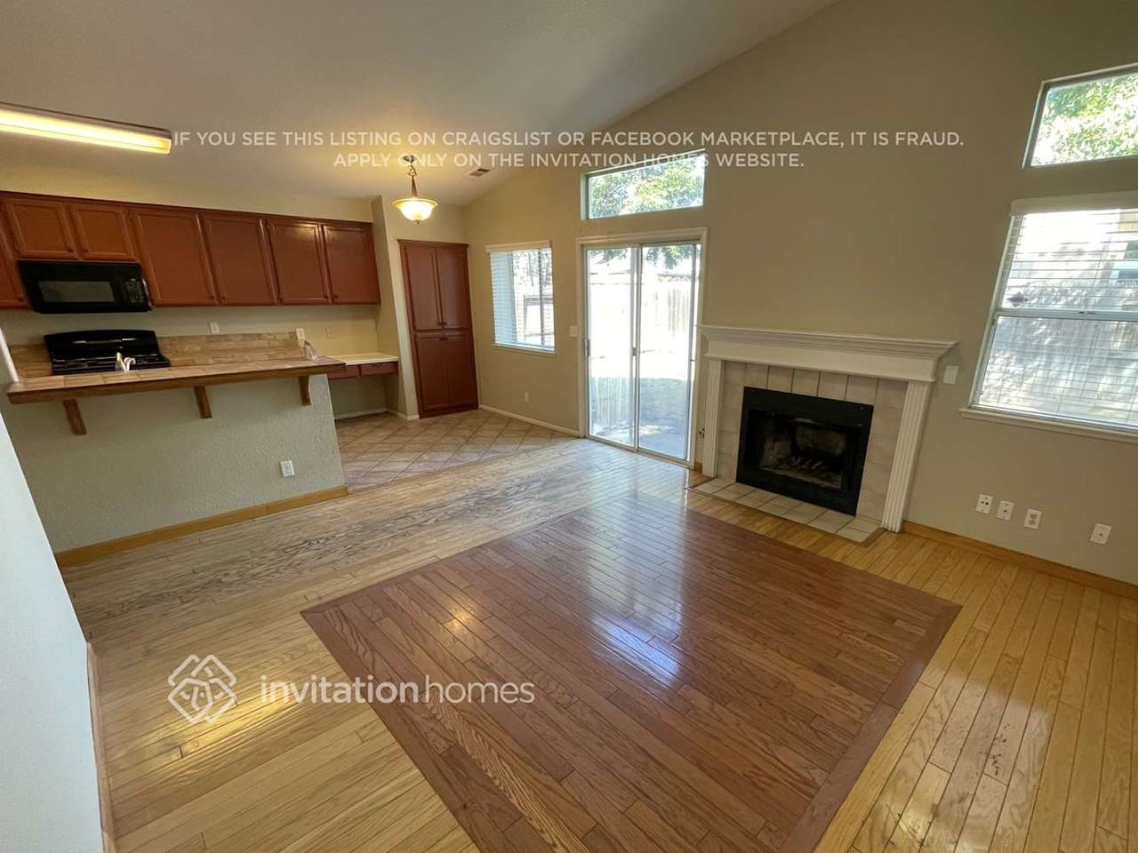 2134 Jayhawk Dr - Photo 3 of 15