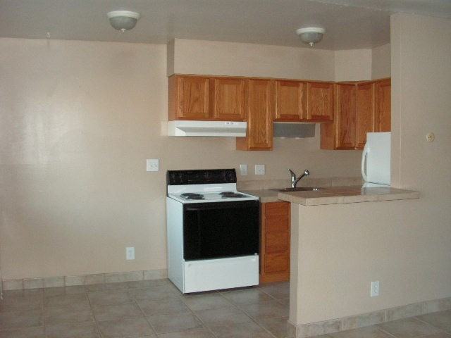 650 Reno Rental Finders - 650 Monroe Street #7 - Photo 3 of 8