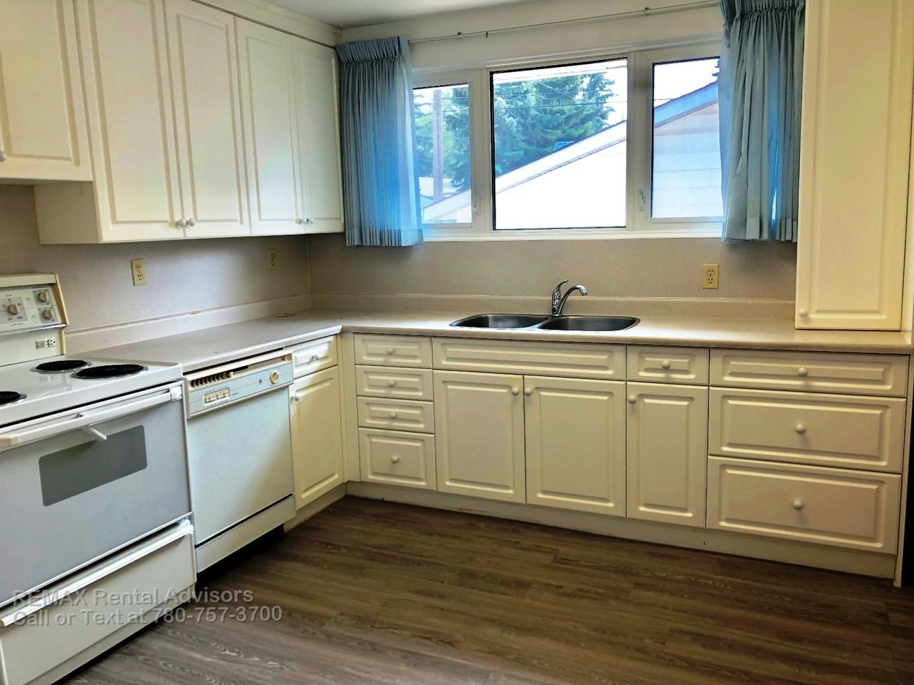 14335 92a Ave Nw - Photo 3 of 14