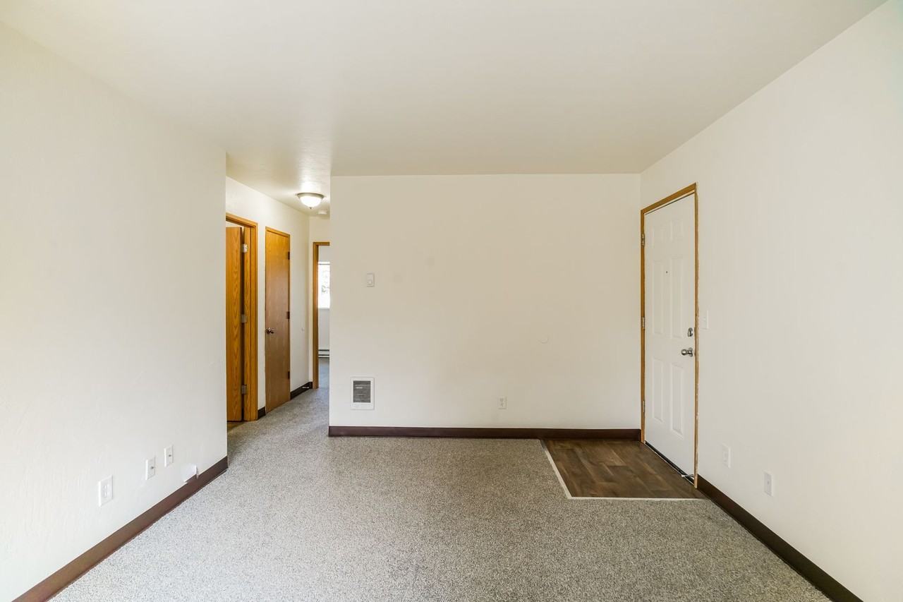 2 BEDROOM 1 BATHROOM MULTI - Photo 3 of 27