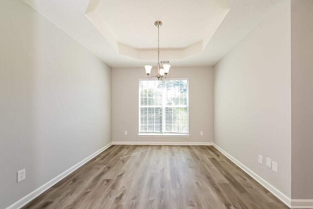 5567 Katherine Village Dr - Photo 5 of 16