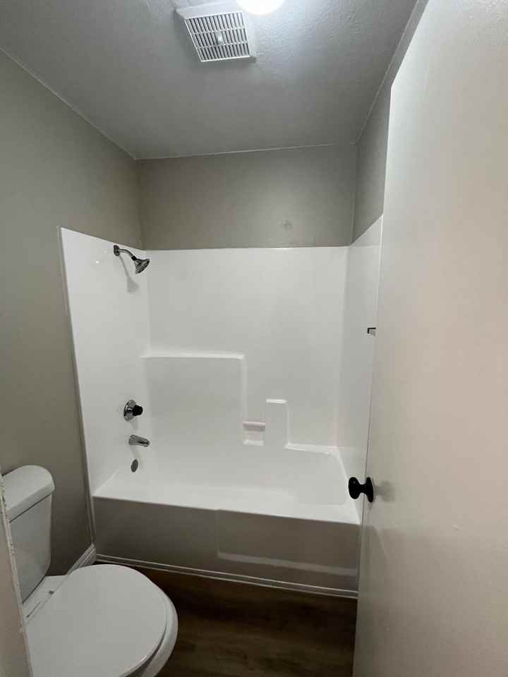 Mountain View Apartments - Photo 7 of 34