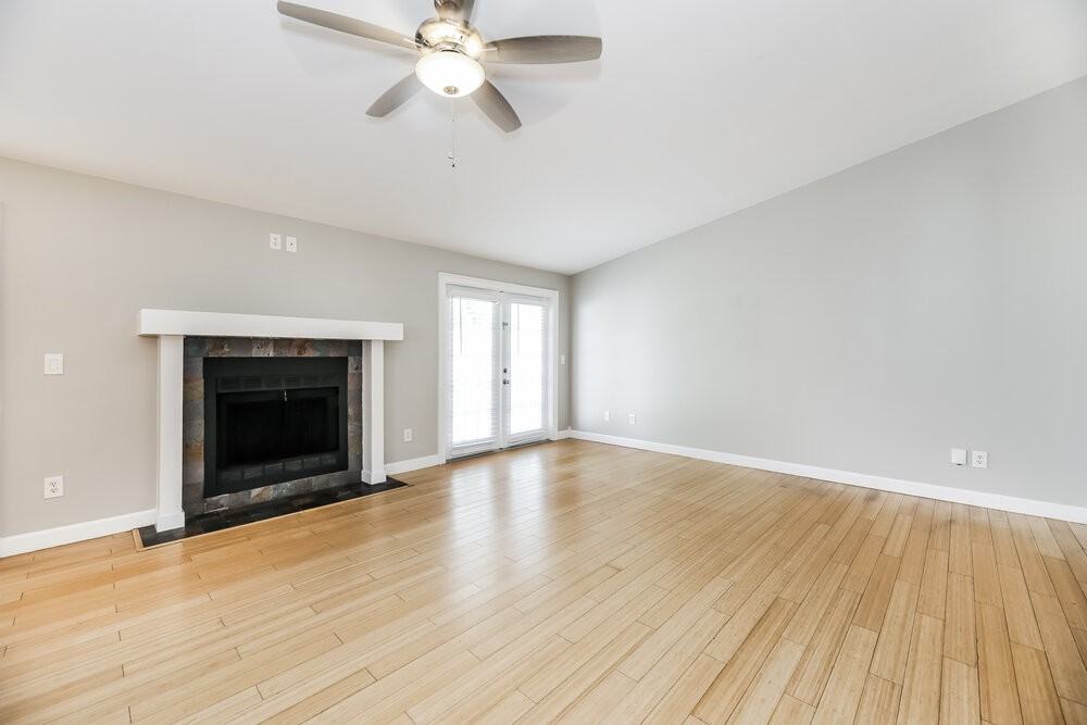 3013 Hampstead Dr - Photo 4 of 16