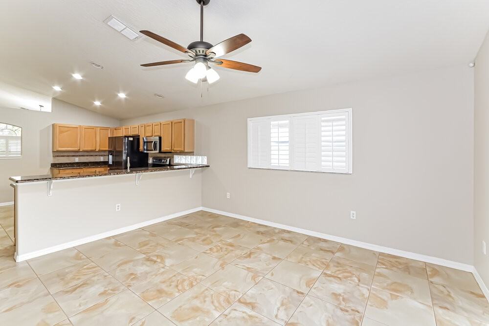 14643 Lady Victoria Blvd - Photo 3 of 16