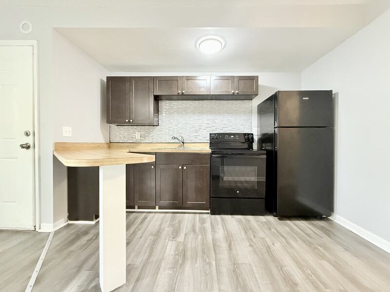725 14th Ave S - Photo 4 of 42