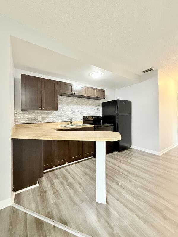725 14th Ave S - Photo 6 of 42