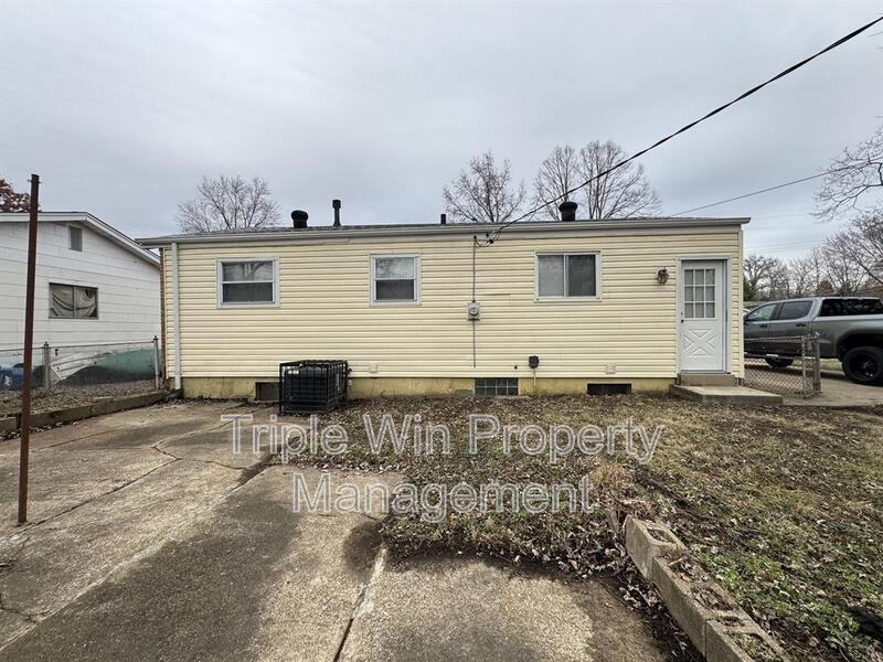 11490 Essex Ave - Photo 5 of 26