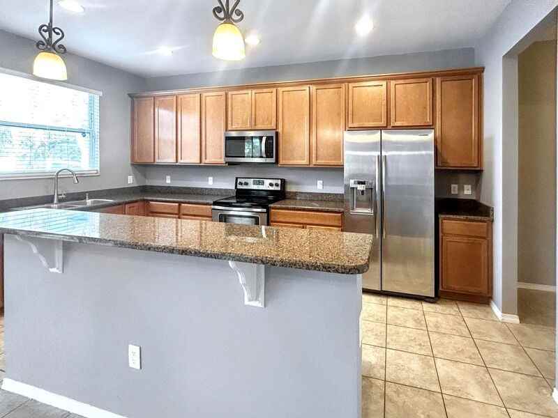 1111 Canyon Oaks Dr - Photo 3 of 32