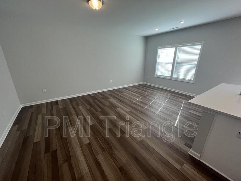 802 Oak Center Dr - Photo 6 of 26