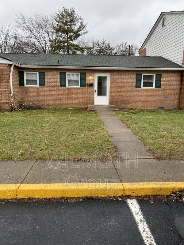 1410 E Jefferson St #15