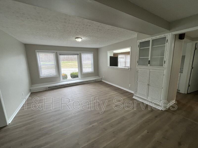 3180 Blue Bluff Rd - Photo 7 of 36