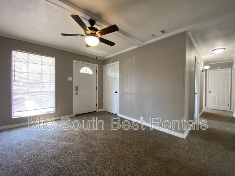536 Hewlett Rd - Photo 2 of 8