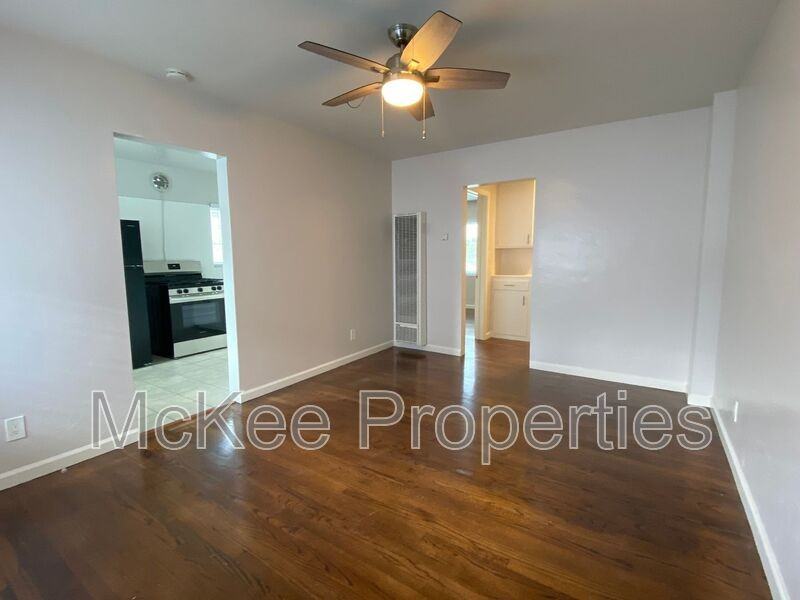 Van Dyke Ave - Photo 3 of 8