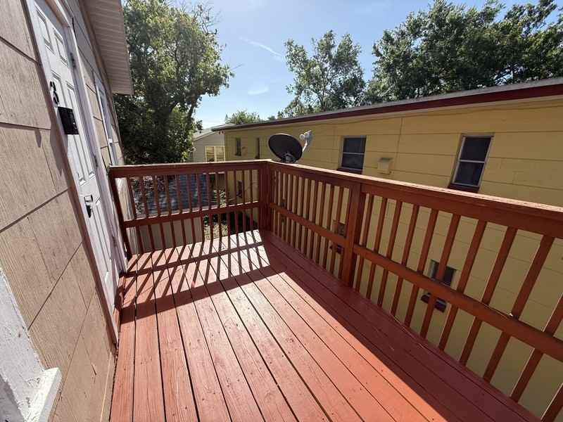 1143 Highland St N - Photo 3 of 22