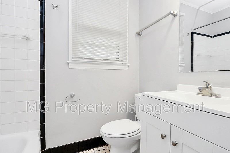5039 Baylor Dr - Photo 7 of 20