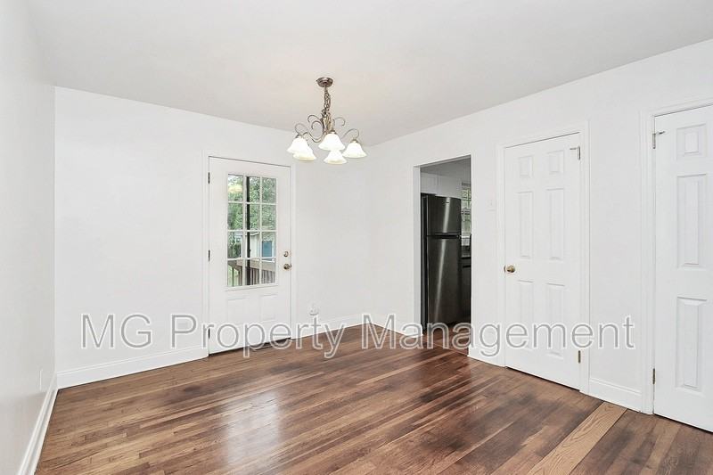 5039 Baylor Dr - Photo 6 of 20