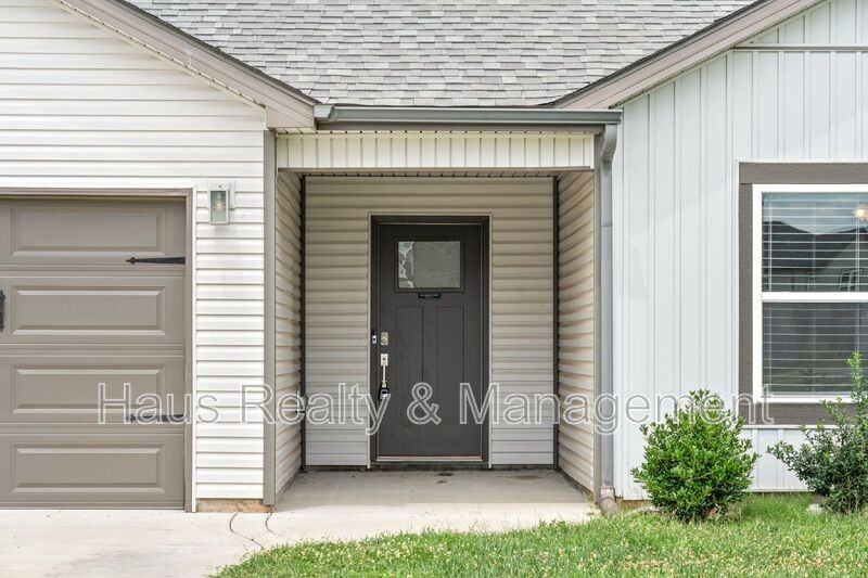 219 Clark Rd - Photo 3 of 33