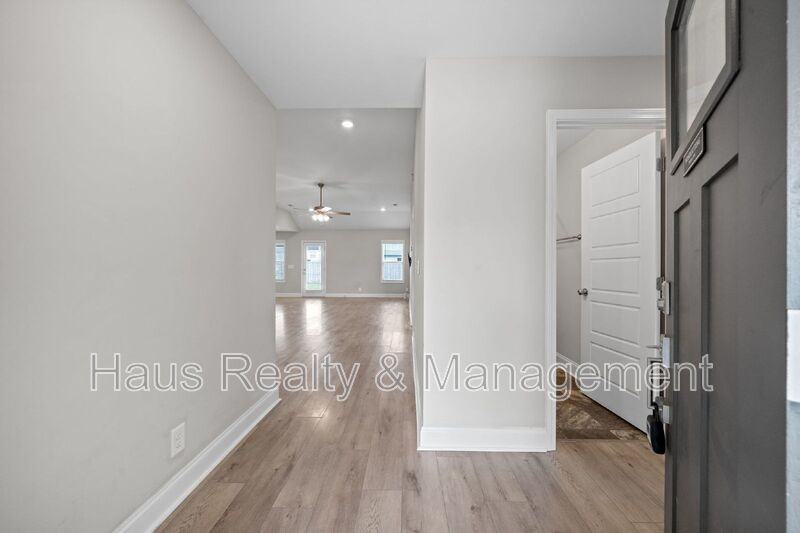 219 Clark Rd - Photo 4 of 33