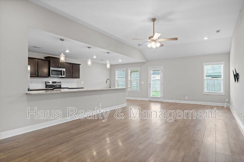 219 Clark Rd - Photo 5 of 33