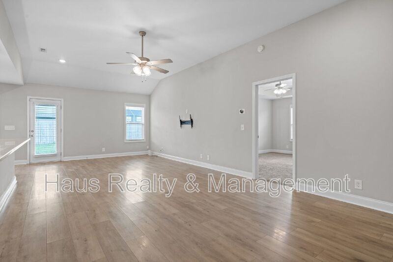 219 Clark Rd - Photo 6 of 33