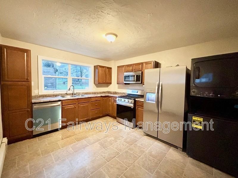 518 Church St - Photo 3 of 11