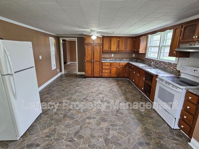 3050 Swepsonville Saxapahaw Rd - Photo 2 of 17