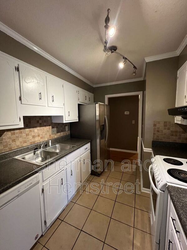 2325 Fieldcrest Rd - Photo 2 of 9