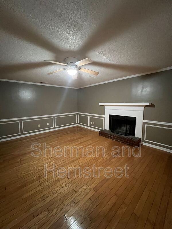 2325 Fieldcrest Rd - Photo 3 of 9