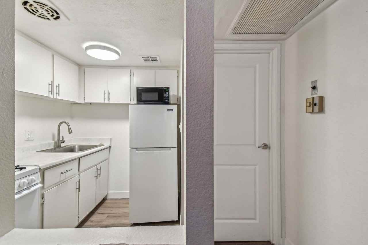 Venture on Colter - Photo 7 of 50