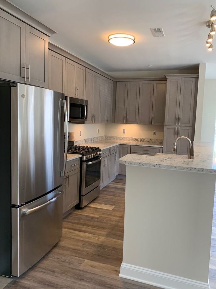 One Dutchess Luxury Waterfront 1, 2, & 3 Bedroom Apartments homes - Photo 3 of 50