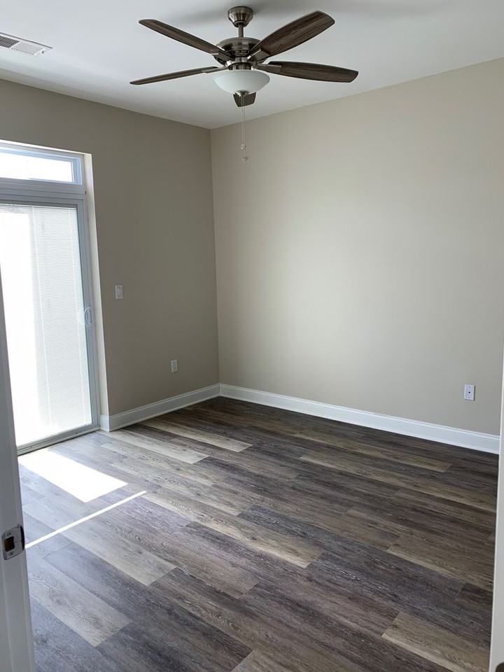 One Dutchess Luxury Waterfront 1, 2, & 3 Bedroom Apartments homes - Photo 5 of 24