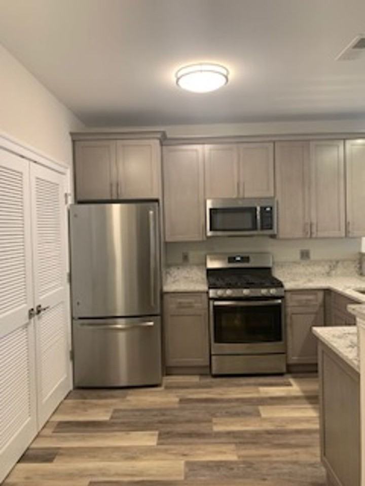 One Dutchess Luxury Waterfront 1, 2, & 3 Bedroom Apartments homes - Photo 2 of 22